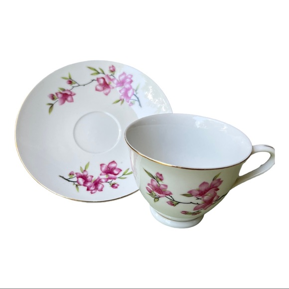 Beautiful Fine Bone China set of 4 - Cherry Blossoms Teacup and Saucer. - Picture 2 of 11